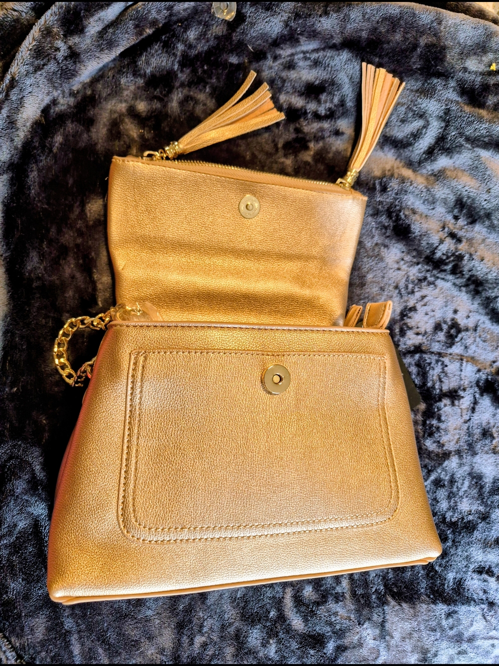 MKF Rose Gold Women’s Tassel Vegan Crossbody Bag New With Tags - Picture 2 of 16